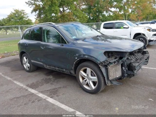 VOLKSWAGEN VOLKSWAGEN TOUAREG LUX