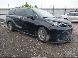 TOYOTA TOYOTA SIENNA XLE
