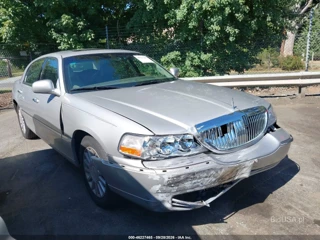 LINCOLN LINCOLN TOWN CAR SIGNATURE LIMITED