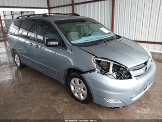 TOYOTA TOYOTA SIENNA LE