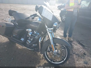 HARLEY-DAVIDSON HARLEY-DAVIDSON FLHX STREET GLIDE