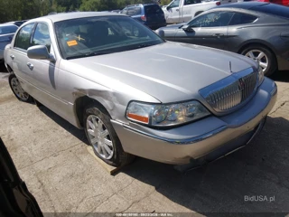 LINCOLN LINCOLN TOWN CAR SIGNATURE LIMITED