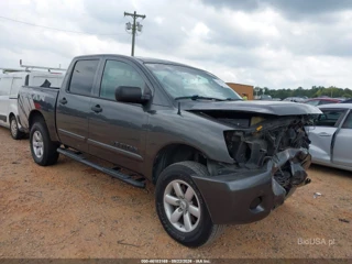 NISSAN NISSAN TITAN SV