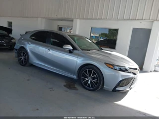 TOYOTA TOYOTA CAMRY SE