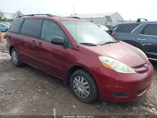 TOYOTA TOYOTA SIENNA LE