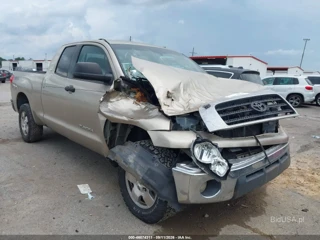TOYOTA TOYOTA TUNDRA SR5 5.7L V8