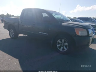 NISSAN NISSAN TITAN SE