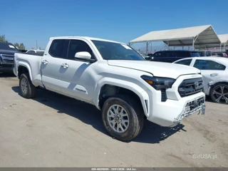 TOYOTA TOYOTA TACOMA SR5