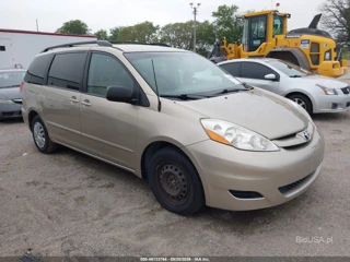 TOYOTA TOYOTA SIENNA LE