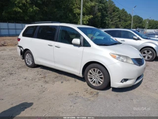 TOYOTA TOYOTA SIENNA XLE 8 PASSENGER