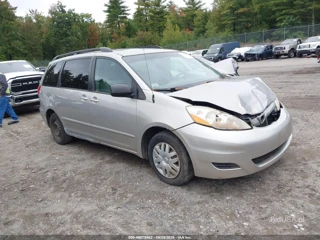 TOYOTA TOYOTA SIENNA LE