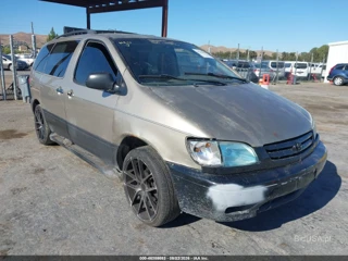 TOYOTA TOYOTA SIENNA LE