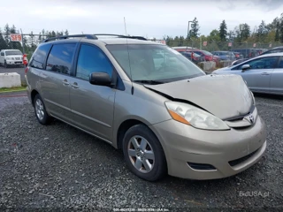 TOYOTA TOYOTA SIENNA LE