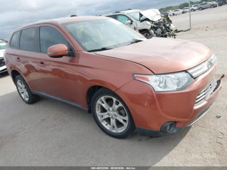 MITSUBISHI MITSUBISHI OUTLANDER SE