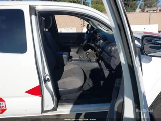 TOYOTA TOYOTA TACOMA SR