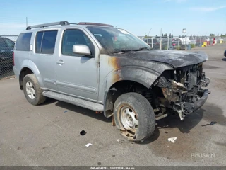 NISSAN NISSAN PATHFINDER SE