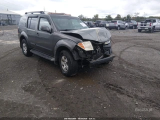 NISSAN NISSAN PATHFINDER SE