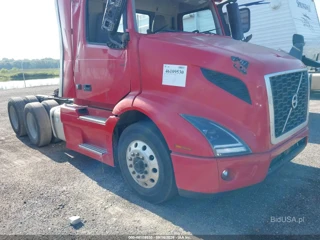 VOLVO VOLVO VNR