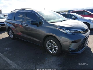 TOYOTA TOYOTA SIENNA XSE