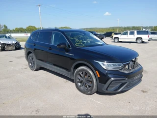 VOLKSWAGEN VOLKSWAGEN TIGUAN 2.0T SE