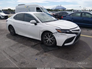 TOYOTA TOYOTA CAMRY SE
