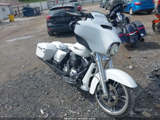 HARLEY-DAVIDSON HARLEY-DAVIDSON FLHX STREET GLIDE