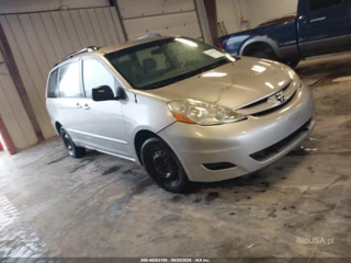 TOYOTA TOYOTA SIENNA CE
