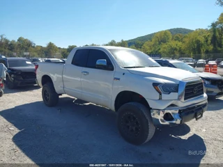TOYOTA TOYOTA TUNDRA SR5 5.7L V8