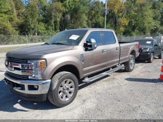 FORD FORD SUPER DUTY F-350 SRW LARIAT