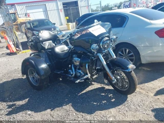 HARLEY-DAVIDSON HARLEY-DAVIDSON FLHTCUTG TRI GLIDE ULTRA CLASSIC