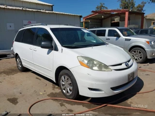 TOYOTA TOYOTA SIENNA LE