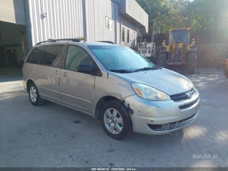 TOYOTA TOYOTA SIENNA LE