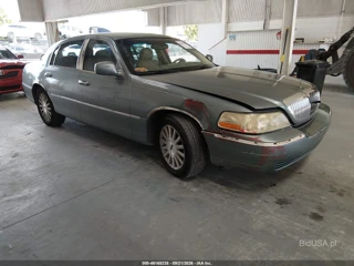 LINCOLN LINCOLN TOWN CAR SIGNATURE