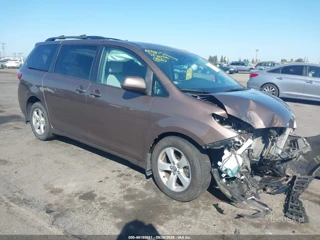 TOYOTA TOYOTA SIENNA LE