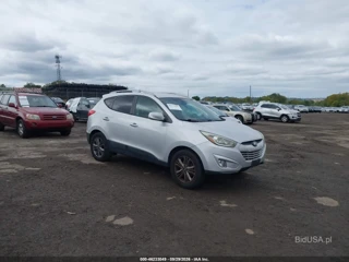 HYUNDAI HYUNDAI TUCSON SE