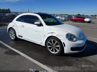 VOLKSWAGEN VOLKSWAGEN BEETLE COUPE 2.5L W/SUN/SOUND/NAV