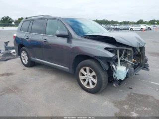 TOYOTA TOYOTA HIGHLANDER SE
