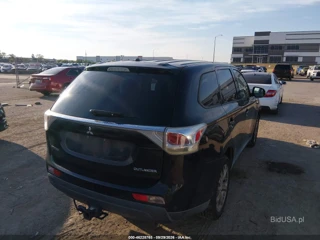MITSUBISHI MITSUBISHI OUTLANDER SE