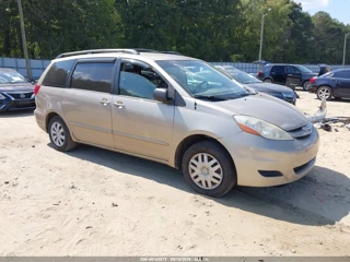 TOYOTA TOYOTA SIENNA LE