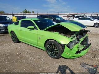 FORD FORD MUSTANG V6 PREMIUM