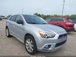 MITSUBISHI MITSUBISHI OUTLANDER SPORT SE
