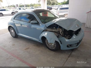 VOLKSWAGEN VOLKSWAGEN BEETLE COUPE 2.5L W/SUN