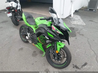 KAWASAKI KAWASAKI EX650 P