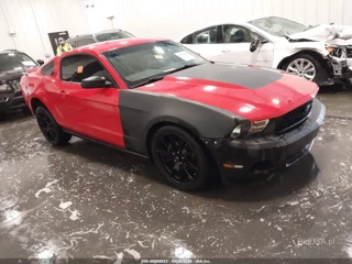 FORD FORD MUSTANG V6/V6 PREMIUM