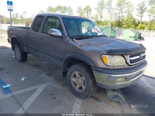 TOYOTA TOYOTA TUNDRA SR5 V8