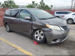 TOYOTA TOYOTA SIENNA LE V6 8 PASSENGER