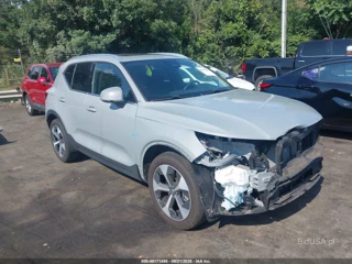 VOLVO VOLVO XC40 B5 CORE BRIGHT THEME
