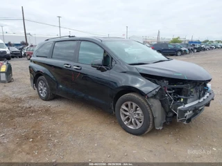 TOYOTA TOYOTA SIENNA XLE