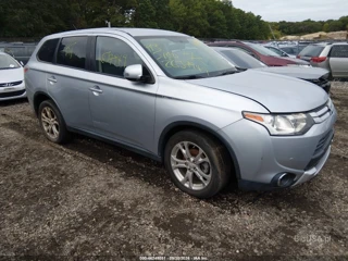 MITSUBISHI MITSUBISHI OUTLANDER SE