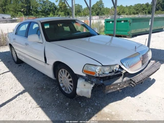 LINCOLN LINCOLN TOWN CAR SIGNATURE